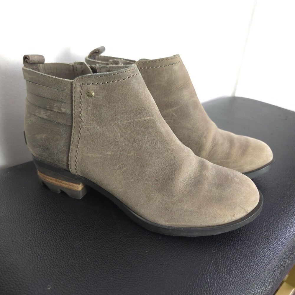 Sorel Lolla Women's Sz 5 Ankle Boots Waterproof Leather Zip Up Brown
